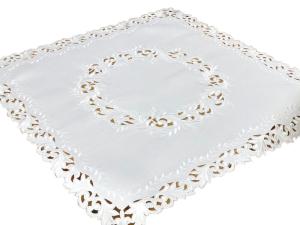 Obrus haftowany 85x85 cm klasyczny biały