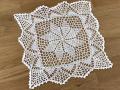 Serwetka szydełkowa 30x30 cm biała