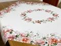 Obrus 110x110 cm z kwiecistym nadrukiem