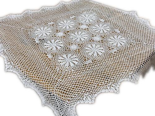 Obrus szydełkowy 100x100 cm biały kwadratowy