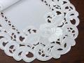 Bieżnik owalny 40×140 cm  Amelia biały haft i ażur