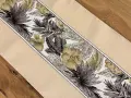 Bieżnik dekoracyjny Flora 40x140 cm beżowy z pasem liści