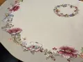 Obrus gobelinowy okrągły śr. 140 cm w kwiaty i ptaki