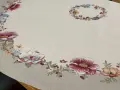 Obrus gobelinowy okrągły śr. 165 cm w kwiaty i ptaki