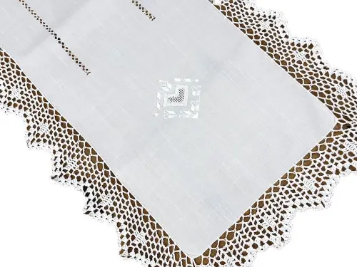Biały bieżnik bawełniany 45x110 cm z koronką szydełkową
